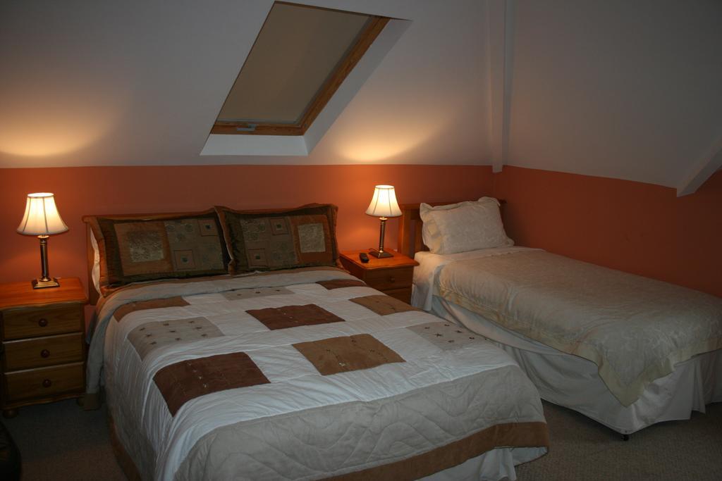 Avarest Bunratty B&B Shannon Szoba fotó